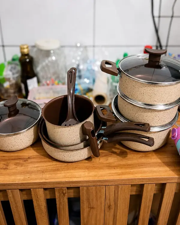 Kit de panelas Avenza Casa recebido por cliente